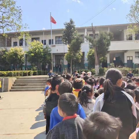 敲安全警钟，筑安全防线——以奈黑小学2022学年下学期防震应急疏散演练