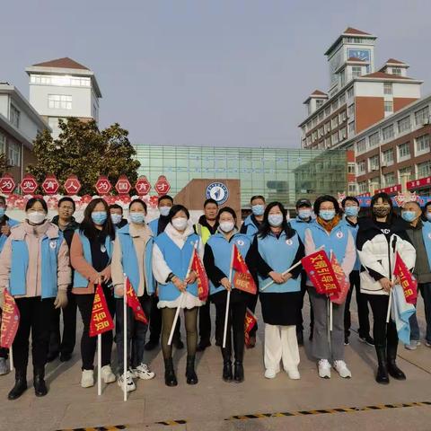 站好护学岗    铺就安全路     ————  日照市金海岸小学五年级四班安全护学岗