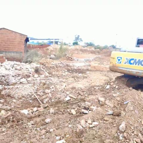 【红河工业园春耕行动-个旧商混部-杨莲】个旧市大屯新区红河大道人行道改造项目摸排