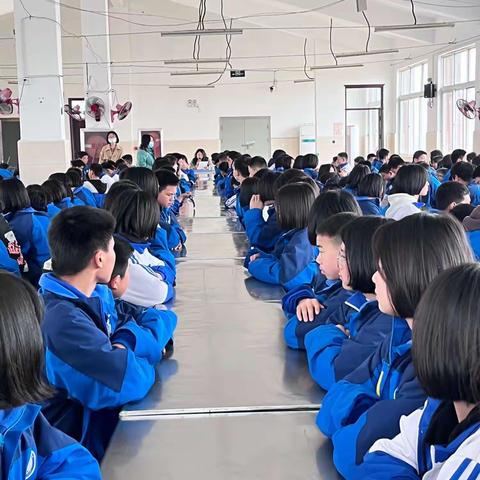 曹县实验中学倪集校区“健康快乐成长 ”初一年级青春期健康教育讲座