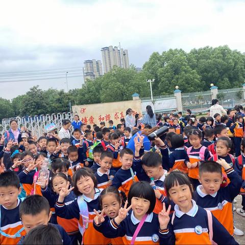 初夏美好 遇见小学——会昌城东幼儿园大六班“走进小学”实践体验活动