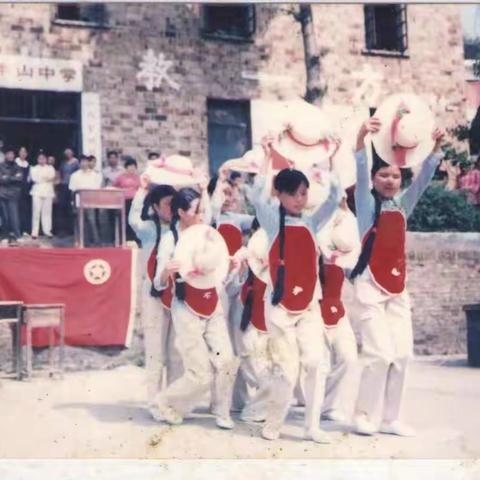 今朝助学凌云木，来日成荫报以诚——半山爱心助学会成立十周年庆典暨奖优助学活动