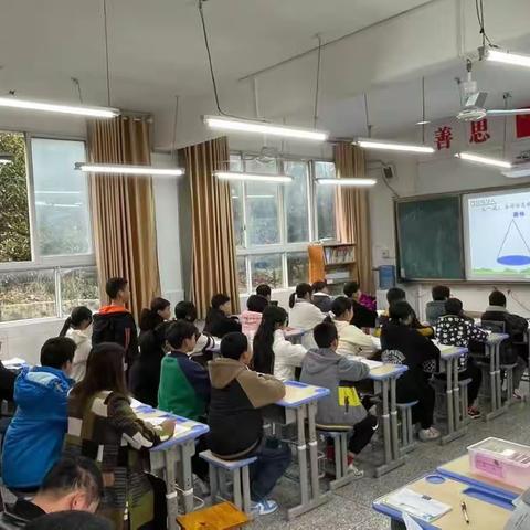 践行“新课标”  构建“新课堂”———万州区铁峰学校“十月教研月”活动总结暨颁奖典礼