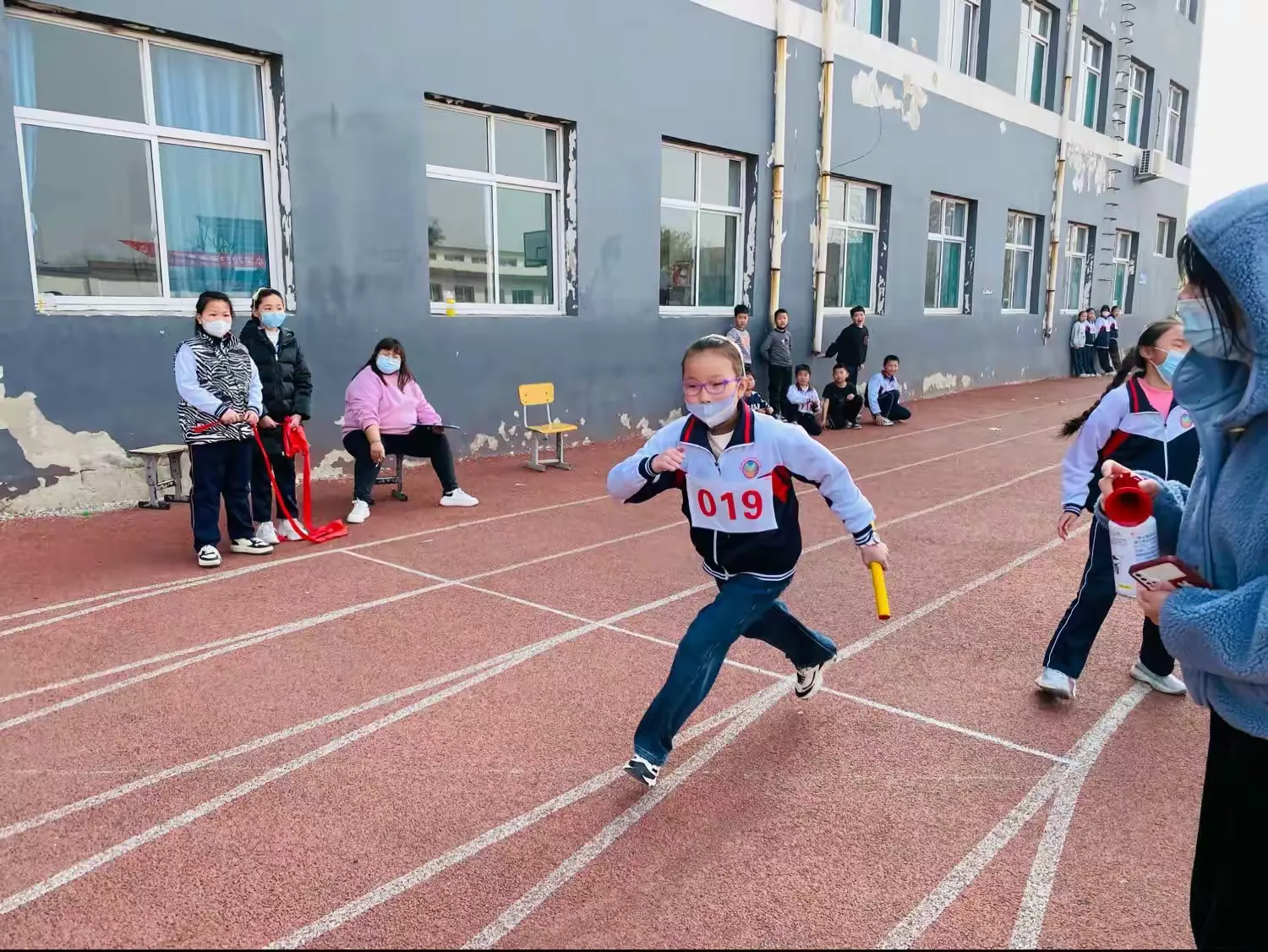简篇-踔厉奋发新征程 运动健康向未来——伯延中心学校2023年春季运动会