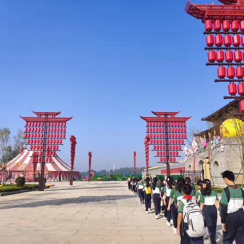 五年级庆云研学之旅：探索传统与科技的奇妙相遇