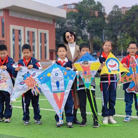 “筝舞蓝天， 放飞梦想”————汇龙小学三年级七班风筝节主题活动