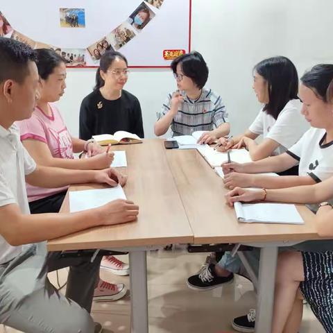 财务部党支部发挥党建指导员“宣传员、服务员、协理员”三大作用，扎实开展网格调研工作