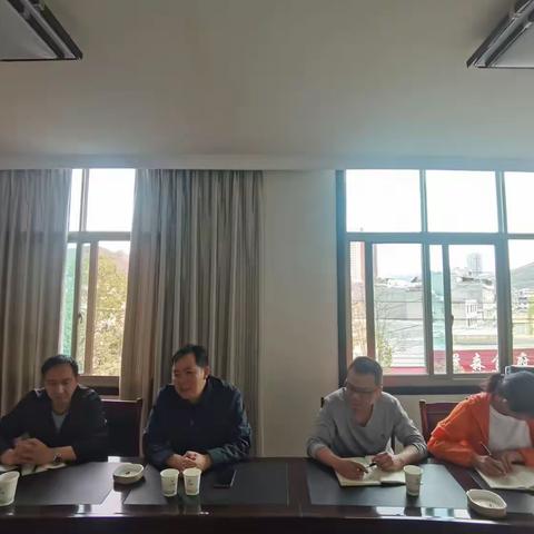 县统计局配合县工商联、县住建局、县税务局到资质以上建筑业企业走访服务