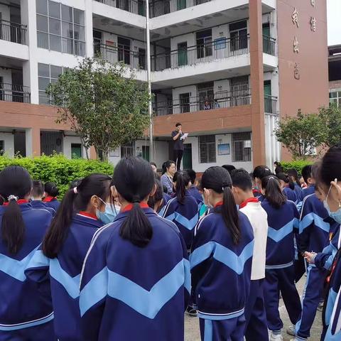 追风逐梦，不待扬鞭自奋蹄       ——平和县小坪小学运动会