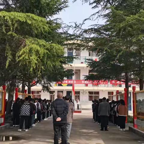 庙街乡初级中学举行“努力学习 不负青春”主题升旗仪式