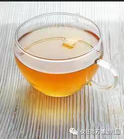 “果茶一杯，快乐起飞”——中一班食育《水果茶》