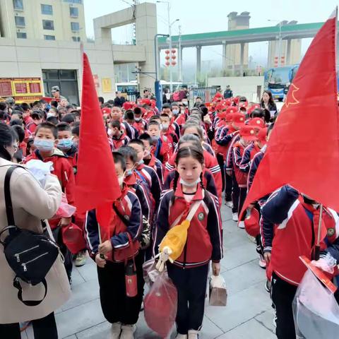 【尚礼新小】遵循华夏始祖，探索自然奥秘——三年级三班之研学旅行