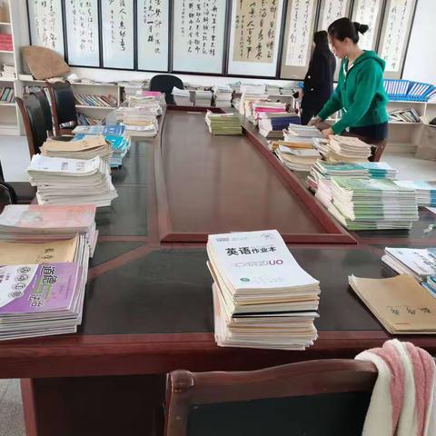 【“三抓三促”行动进行时】以查促教 减负提质—— “双减”以来鹄衣坝小学第一次作业大检查