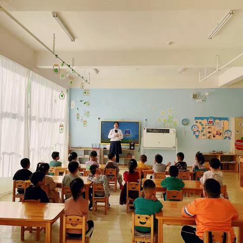 建平职教中心幼儿园大一班3月27日日常分享