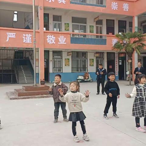 土赵庄小学大课间比赛活动