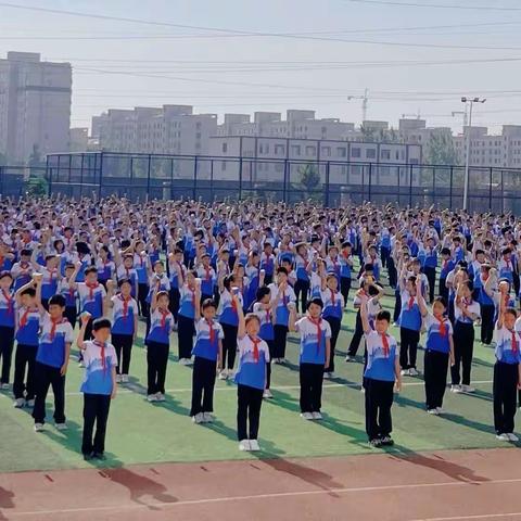 校园活动 | “魔”力无限 益趣有“方”——曹县汉江路小学千人魔方复原挑战赛