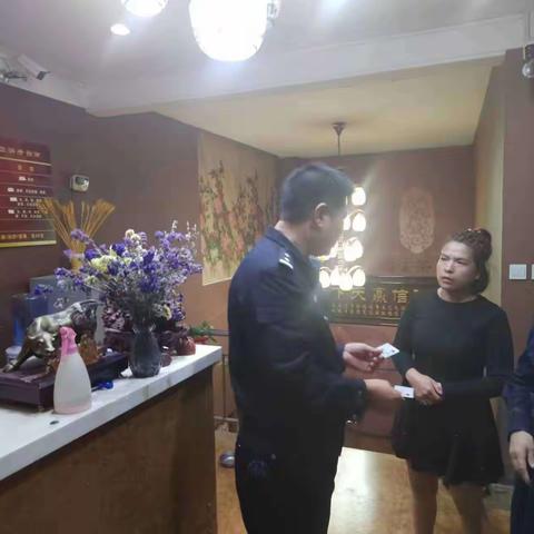 卓东派出所组织民警对辖区娱乐场所进检查