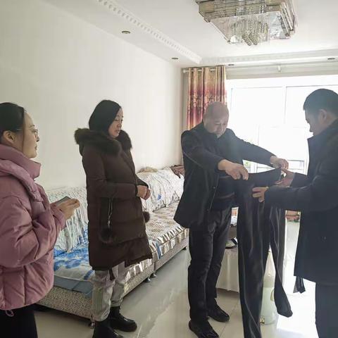 寒冬送温暖 真情暖人心