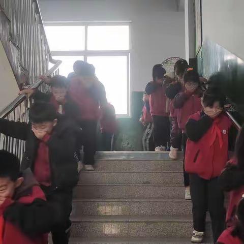 【全环境立德树人】消防在校园，安全在我心——花园镇大顾小学消防安全演练活动纪实