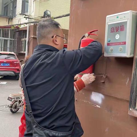 光明路街道办事处“扮靓城市，提升颜值”进行中