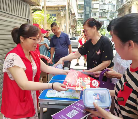【党建引领】消防安全意识不松懈-----茶亭街道广安社区联合共建单位开展进小区消防安全宣传