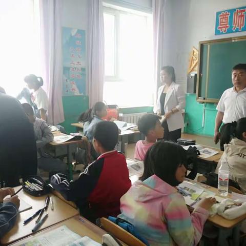 鴜鹭树镇中心小学管制刀具安全大排查