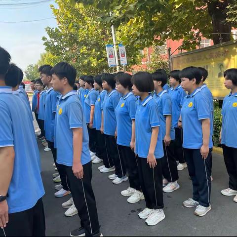 英姿飒爽展风姿，士气高昂开新篇-南蒲街道中心学校军训篇