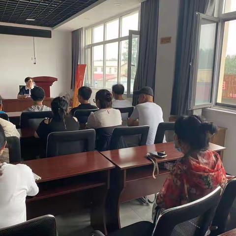 学习身边榜样 凝聚奋进力量