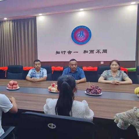 军民鱼水情 共筑中国梦——清丰县和义路小学庆“八一”建军节主题座谈会