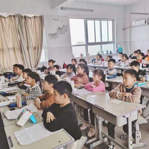 洪河屯乡第一中心小学创意美术社团