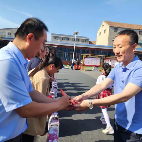 清丰县城关镇中心小学举行庆“六一”暨第三届校园文化艺术节颁奖活动