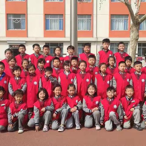 “学习雷锋，我们在行动”——高新区第三小学一年级六班学雷锋实践活动