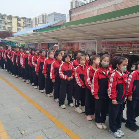 消防零距离  安全伴我行   ——廊坊市第二小学二（3）中队走进消防救援支队