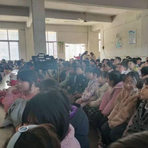 赵庄小学组织学生防溺水教育