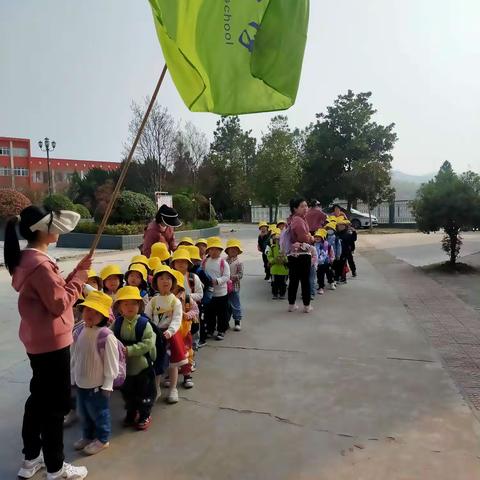 殷店镇东坡附属幼儿园春游记