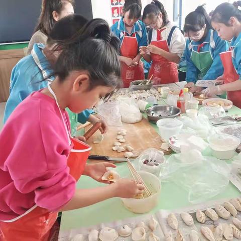 “美食”每刻 美好“食”光 ——惠农小学六（2）班劳动教育之美食制作