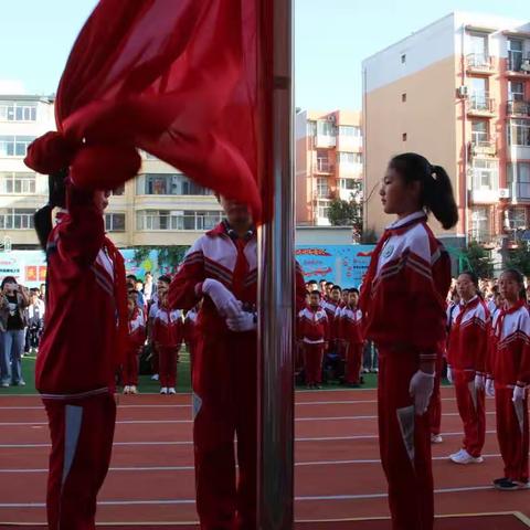 “铭记历史 勿忘国耻” 纪念“九·一八”92周年——中山西路回族小学爱国教育主题升旗仪式