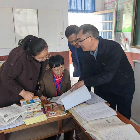 不忘初心细耕作  立足常规抓教学——郑山街道中心小学教学常规检查活动