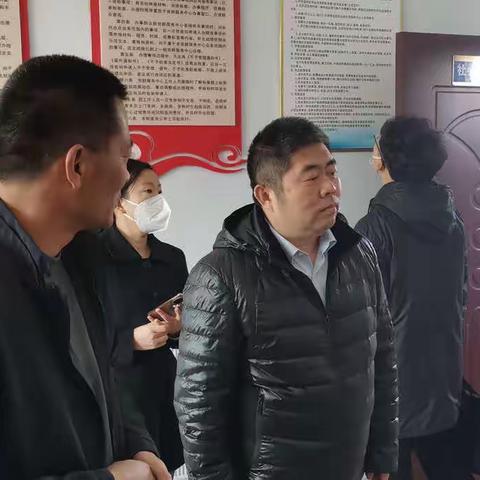 乌拉特中旗金融副村长座谈会简报