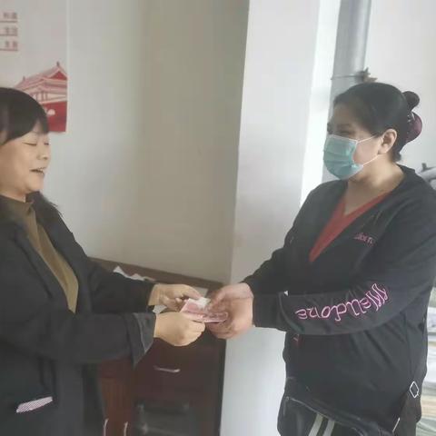 桃园三坊社区“敬老月”慰问困难老人