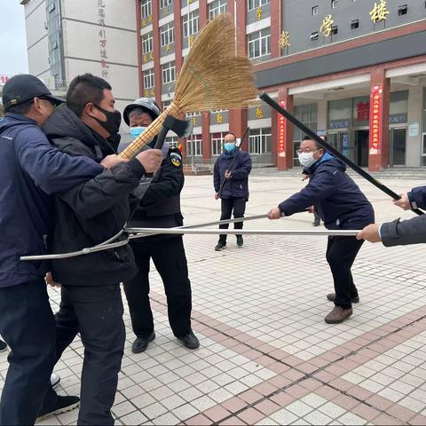 反恐防暴演练 共筑平安校园—市外中教育集团黄河路校区（阳光中学）开展反恐防暴演练