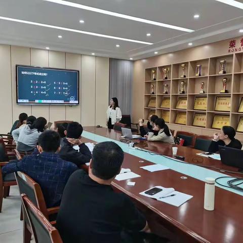 以人为本，搭建教师成长平台；以学为基，加快智慧校园建设---------河流镇学区希沃白板使用培训活动纪实