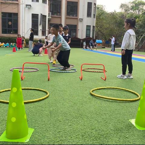 四季康城第二幼儿园大一班晨练第八周