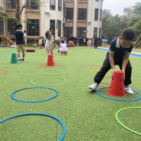 四季康城第二幼儿园大一班晨练第十周