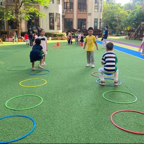 四季康城第二幼儿园大一班晨练第十三周