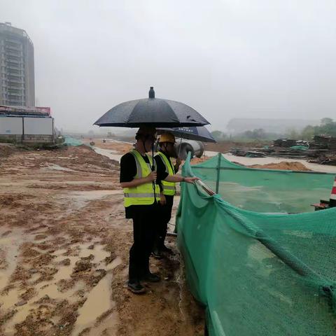 南昌高铁东站路网一期项目下暴雨天气巡查