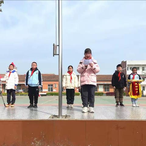爱在春“锋”里——华严场直小学组织开展学雷锋系列活动