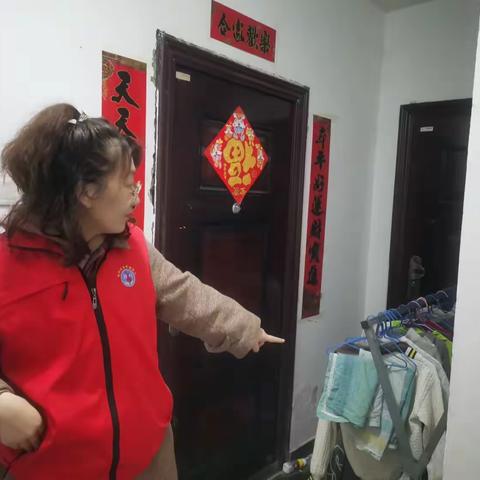 清理堆占，畅通“生命通道”