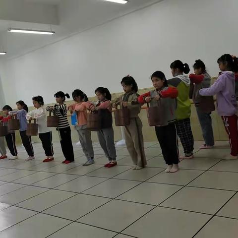 宝小民族舞2