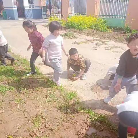 郭湾华龙幼儿园祝：大班的小朋友们周末快乐！